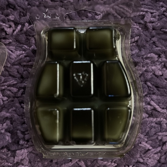 Scentsy brick &bar Holiday bundle Juniper Berry, iced pine and peppermint dreams - Picture 5 of 7